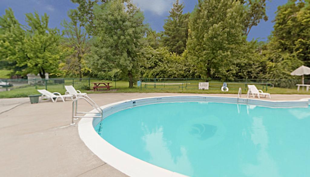 Americas Best Value Inn マンハッタン エクステリア 写真