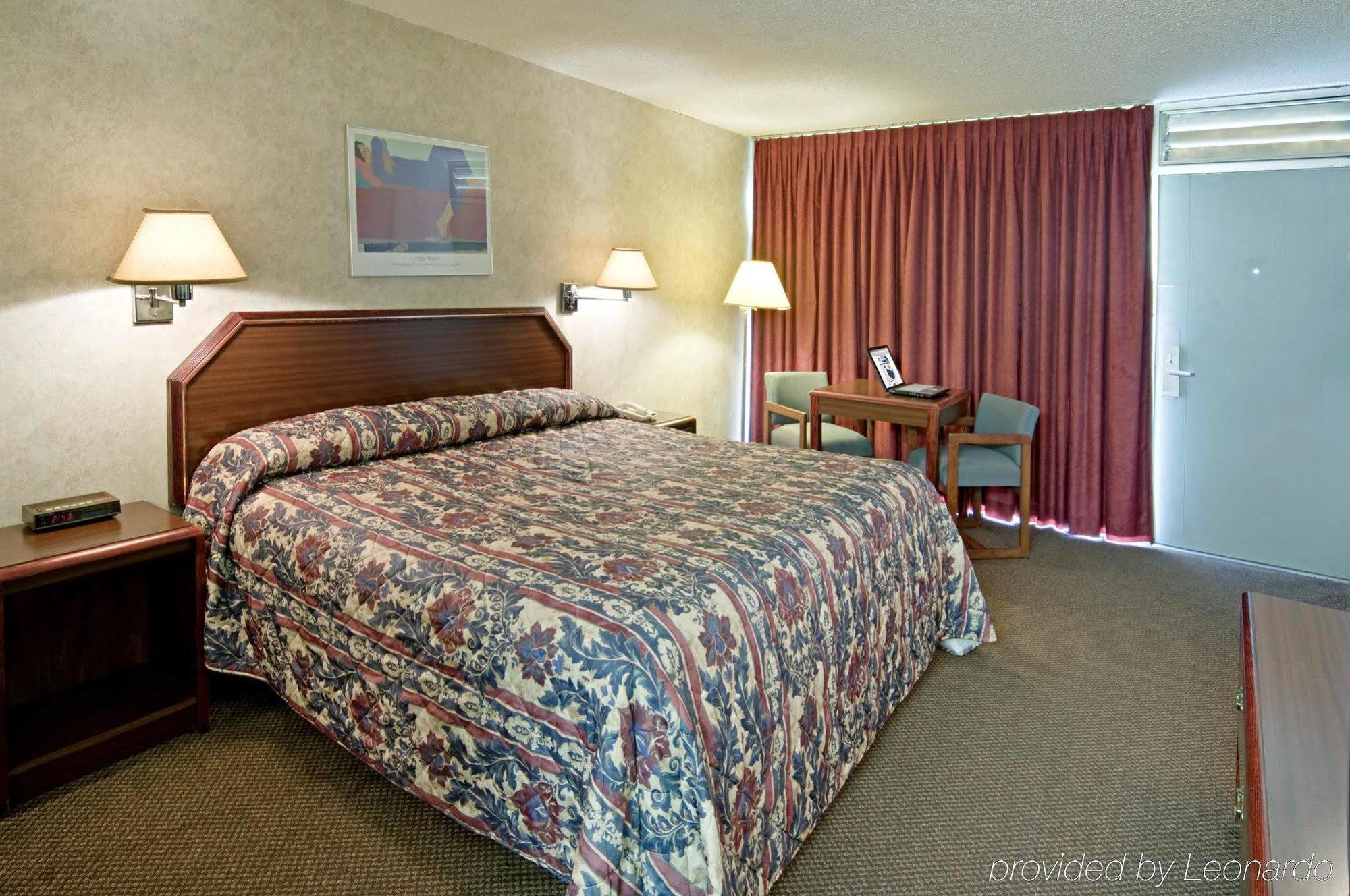 Americas Best Value Inn マンハッタン エクステリア 写真
