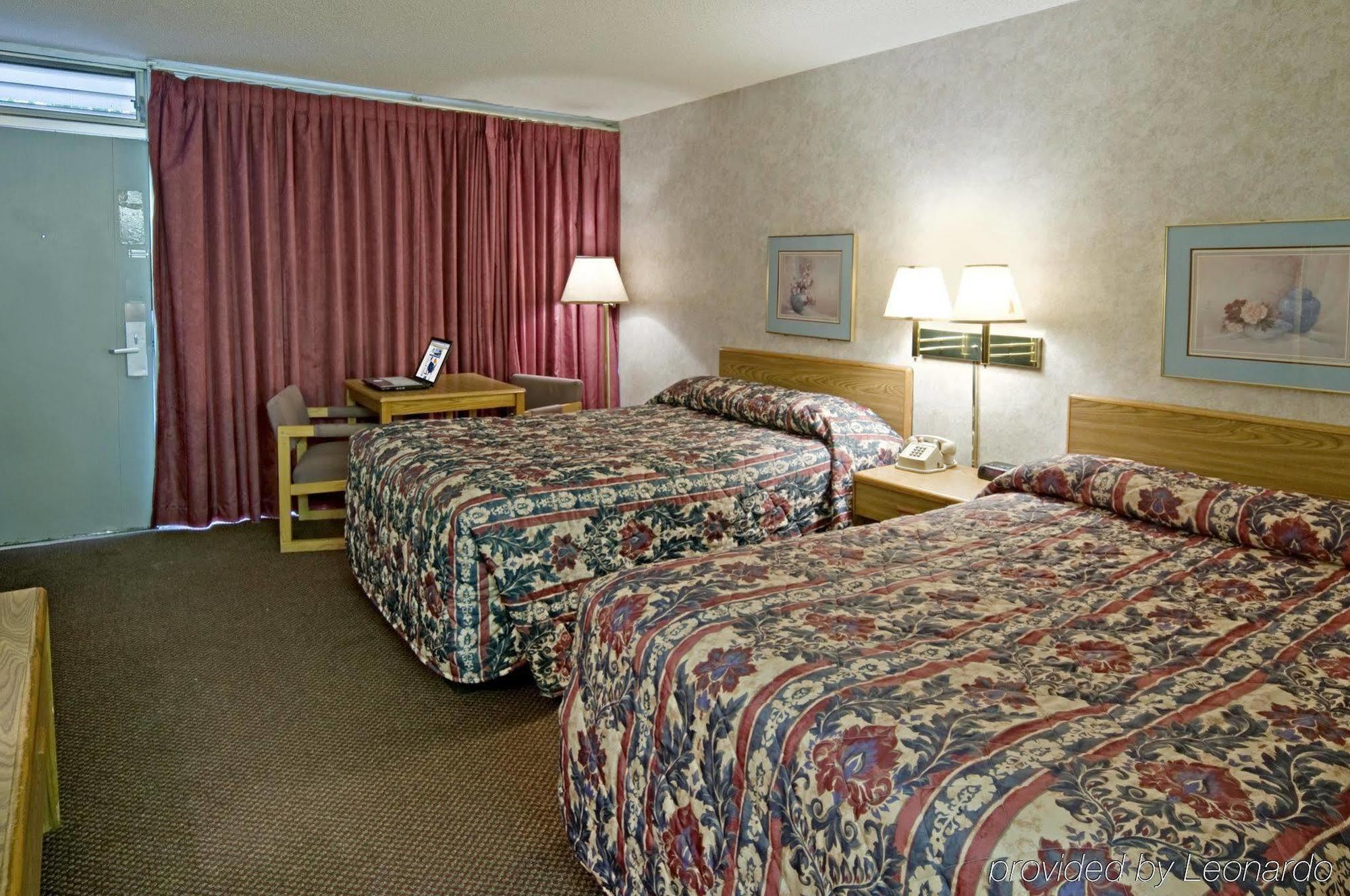 Americas Best Value Inn マンハッタン エクステリア 写真